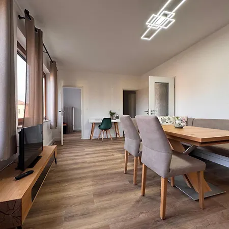 Fuer Familien Und Geschaeftsreisende Апартаменты *